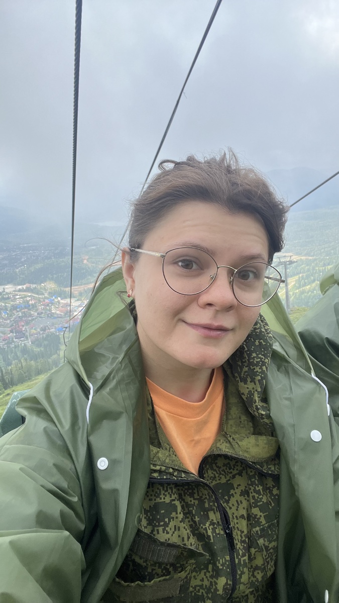 В этот период я выглядела ужасно. Отеки, одутловатость, серое лицо. Тут я пошла уже к эндокринологу, так как отеки мучали. Как итог все хорошо. Но симптомы ушли после снижения картизола 