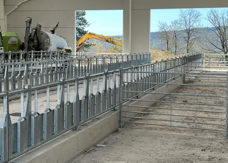 Хедлок-ограждение кормового стола Javier Camara (Испания)