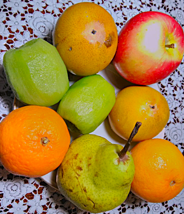 типичная фруктовая тарелка на день этой осенью