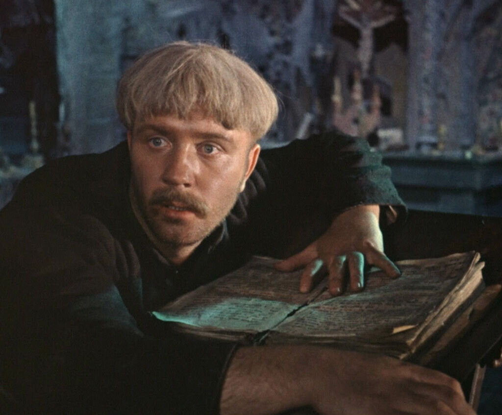 Леонид Куравлёв в роли Хомы Брута в фильме "Вий" 1967 г. по одноимённому произведению Н. В. Гоголя 