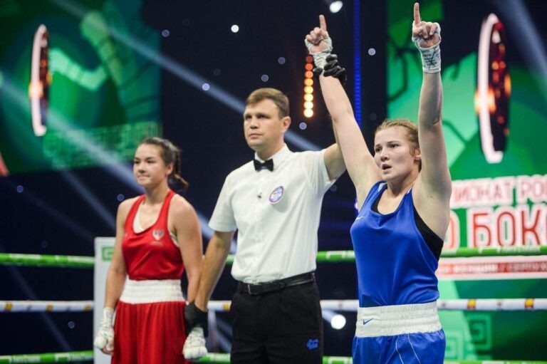    Оренбурженка Яна Мещерина стала бронзовым призером чемпионата России по боксу Марина Шарт