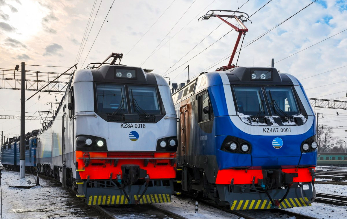 Электровозы Alstom в Казахстане: грузовой KZ8A и пассажирский KZ4AT. Источник: Radist_kz/railgallery