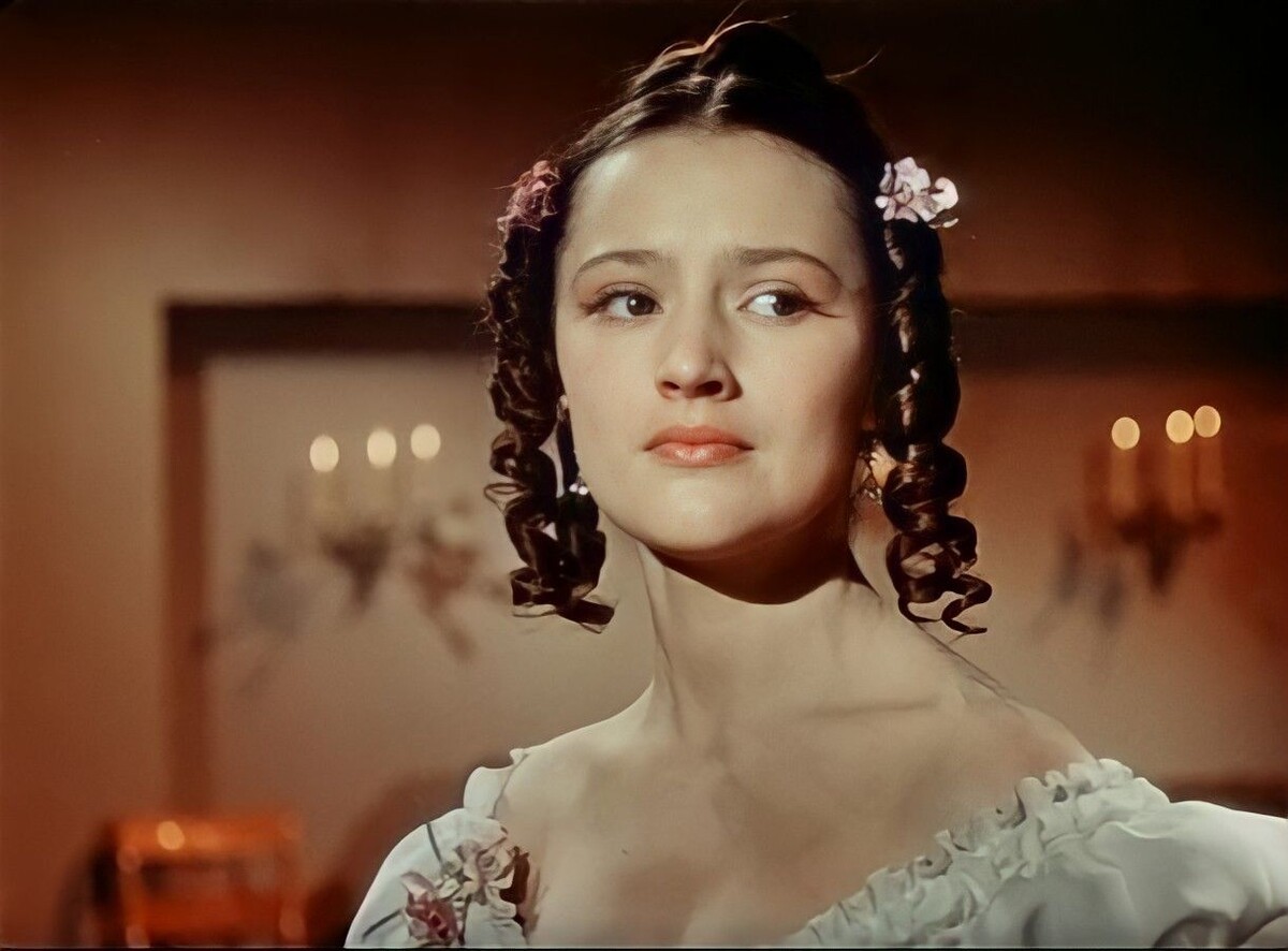 Ариадна Шенгелая в роли Татьяны Лариной в фильме "Евгений Онегин" 1958 г. по одноименному роману А. С. Пушкина 