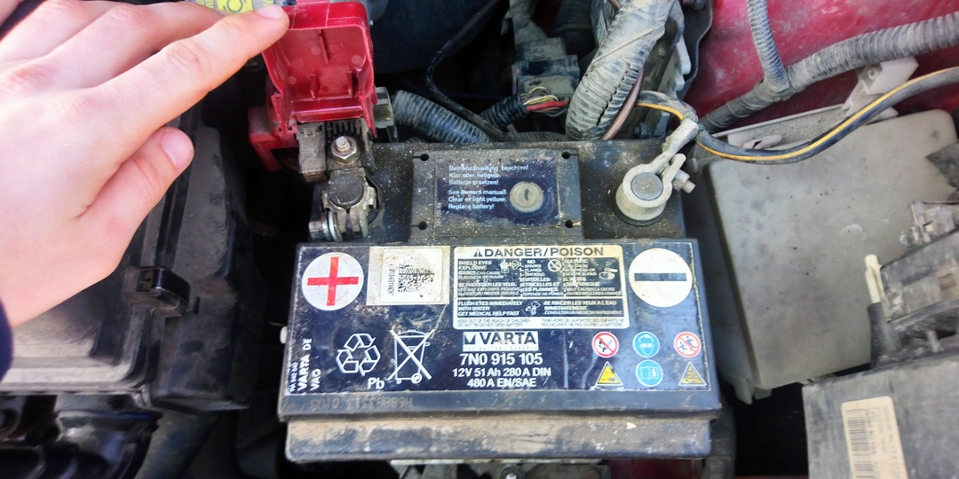 Как я "оживил" АКБ автомобиля, который садился за ночь, и ещё 2 года не испытывал проблем: делюсь хитростью