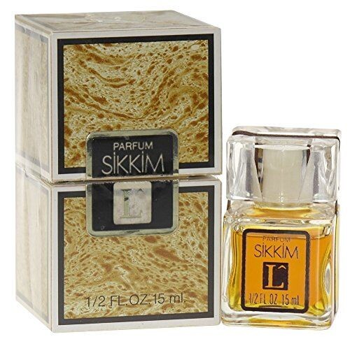 Аромат принадлежит к группе восточные цветочные. Помимо Франции выпускался еще в Сирии, в серой коробочке. Название Сикким – в честь индийского штата.