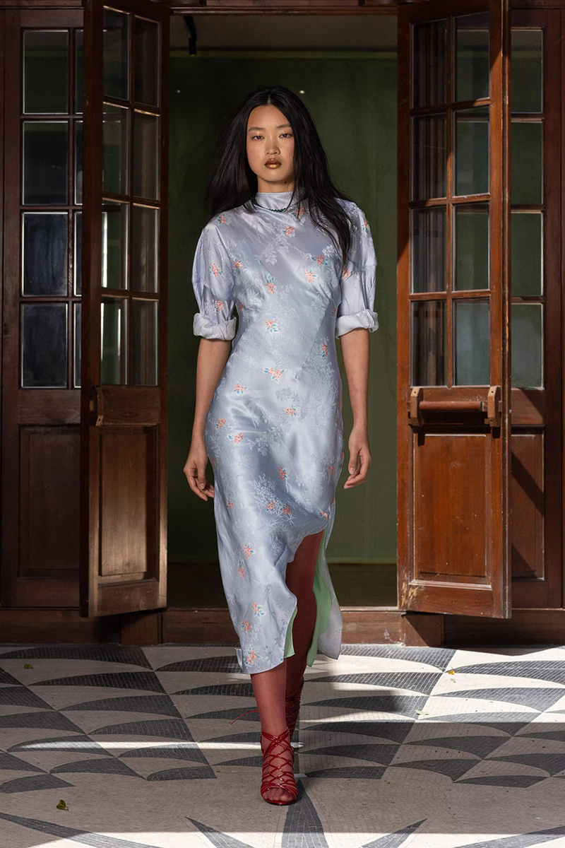 Модель в одном из образов Сэмюэля Гуй Яна на Неделе моды в Шанхае в марте. НК Чу/Фото предоставлено Сэмюэлем Гуй Яном