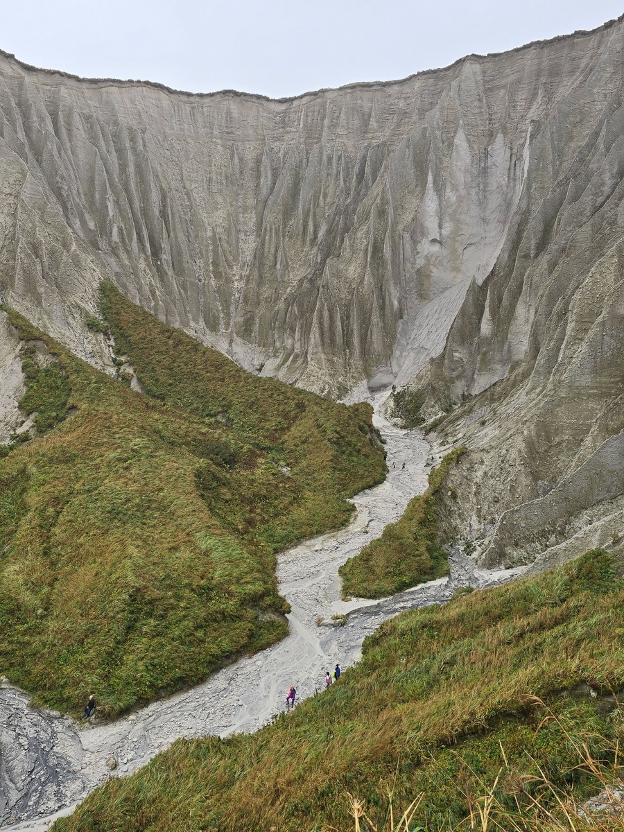 Белые скалы Итурупа