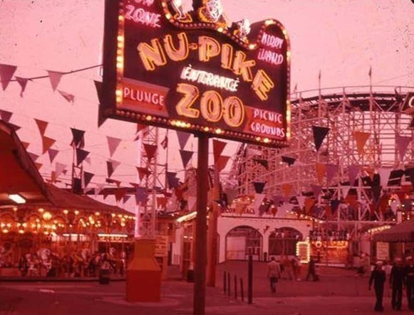 Создать карусельПарк аттракционов «Ню Пайк».