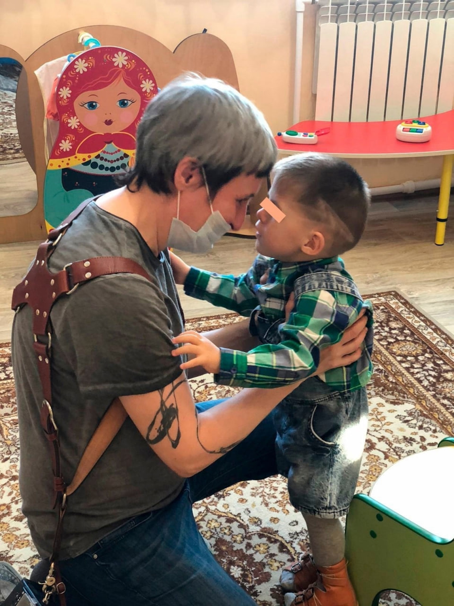 Вера Иванова на фотосессии в детском доме