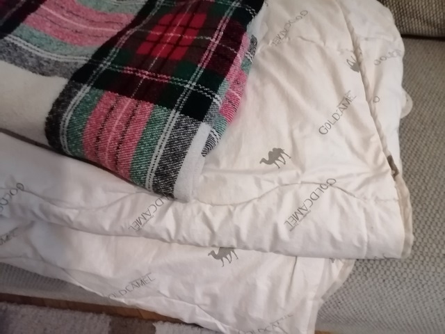 Одеяла цельнотканое и стеганое