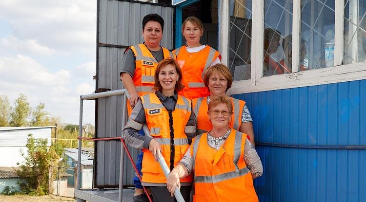 Слаженная команда обеспечивает безопасность машин и поездов Фото: Елена Журавлёва