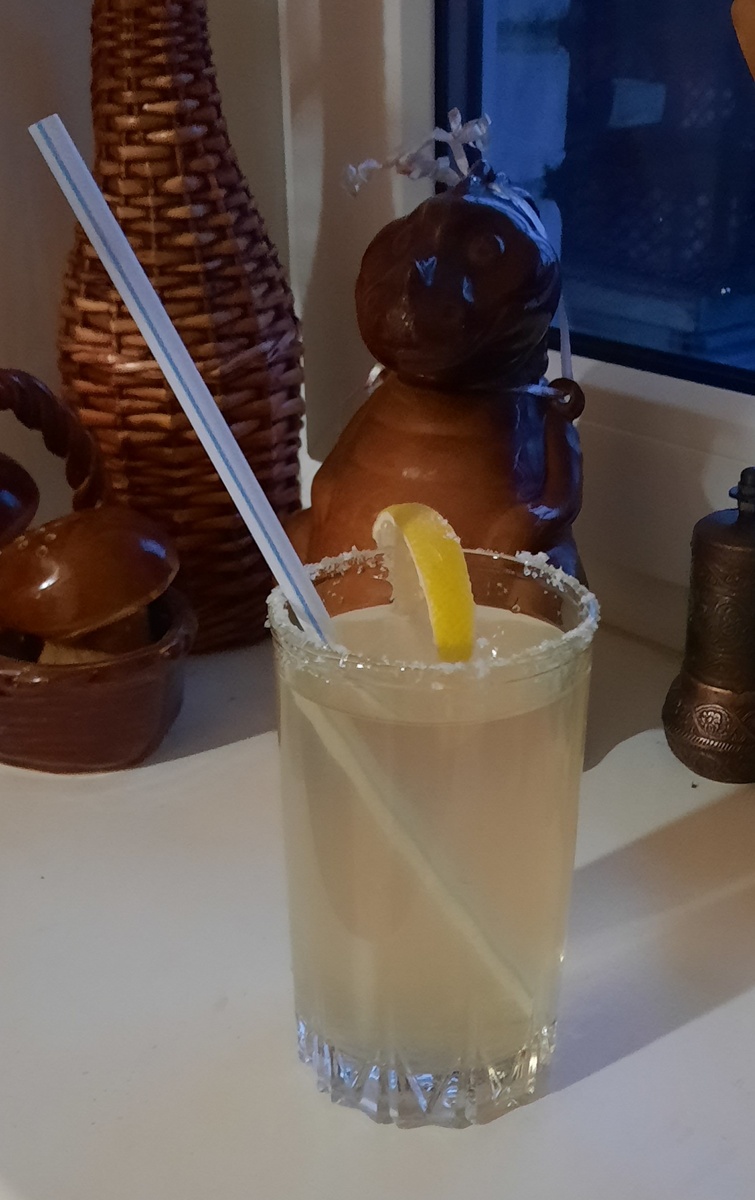 Освежающий домашний лимонад.