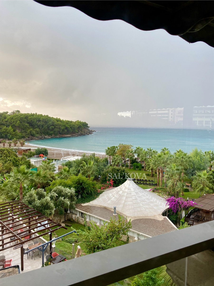 Курс на выступ. Там, как правило, вы будете не одни)