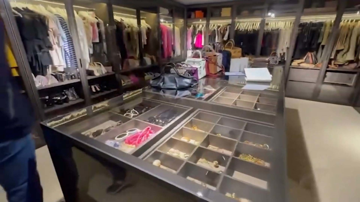 Кадры обыска в доме Блиновской