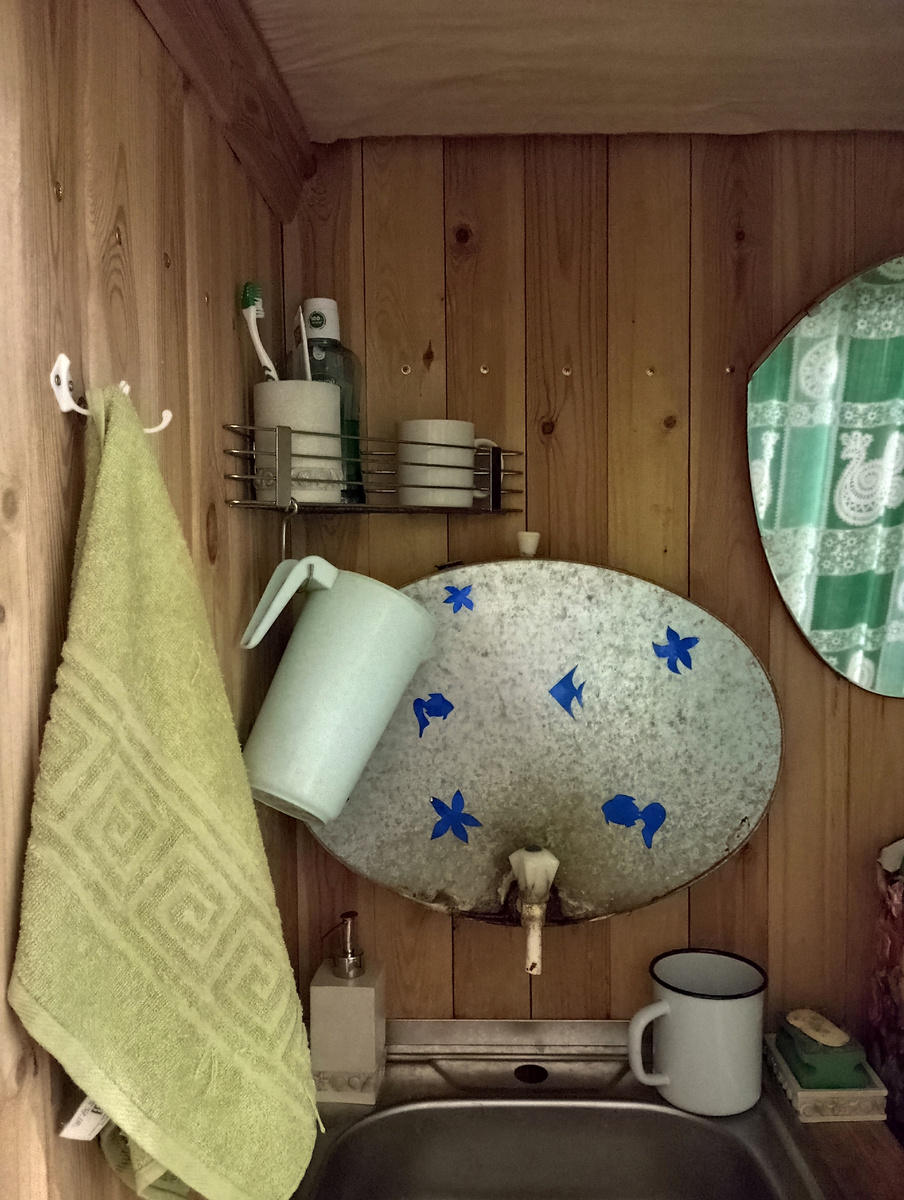 Страшненький умывальник :) 