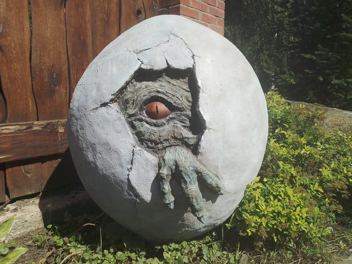 Совесть наблюдает за человеком