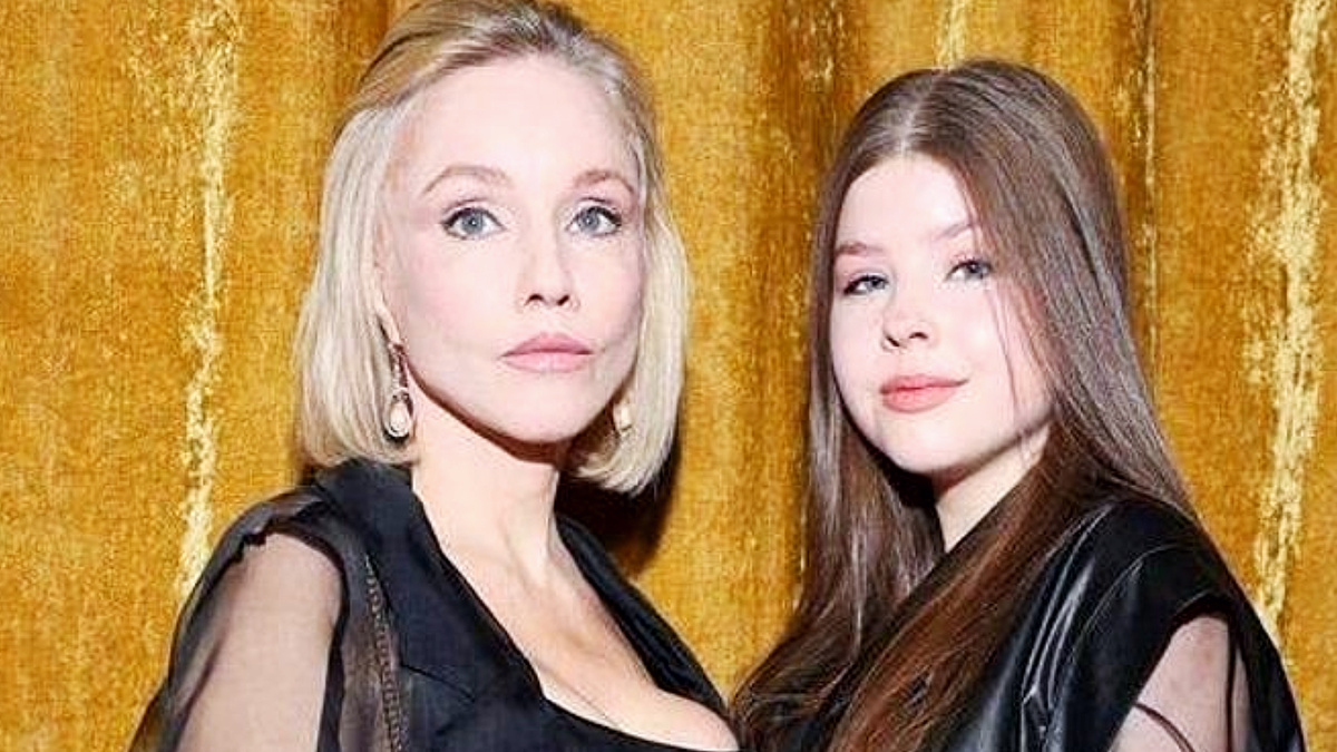 Марину Зудина с дочерью 18-летней Марией Табаковой