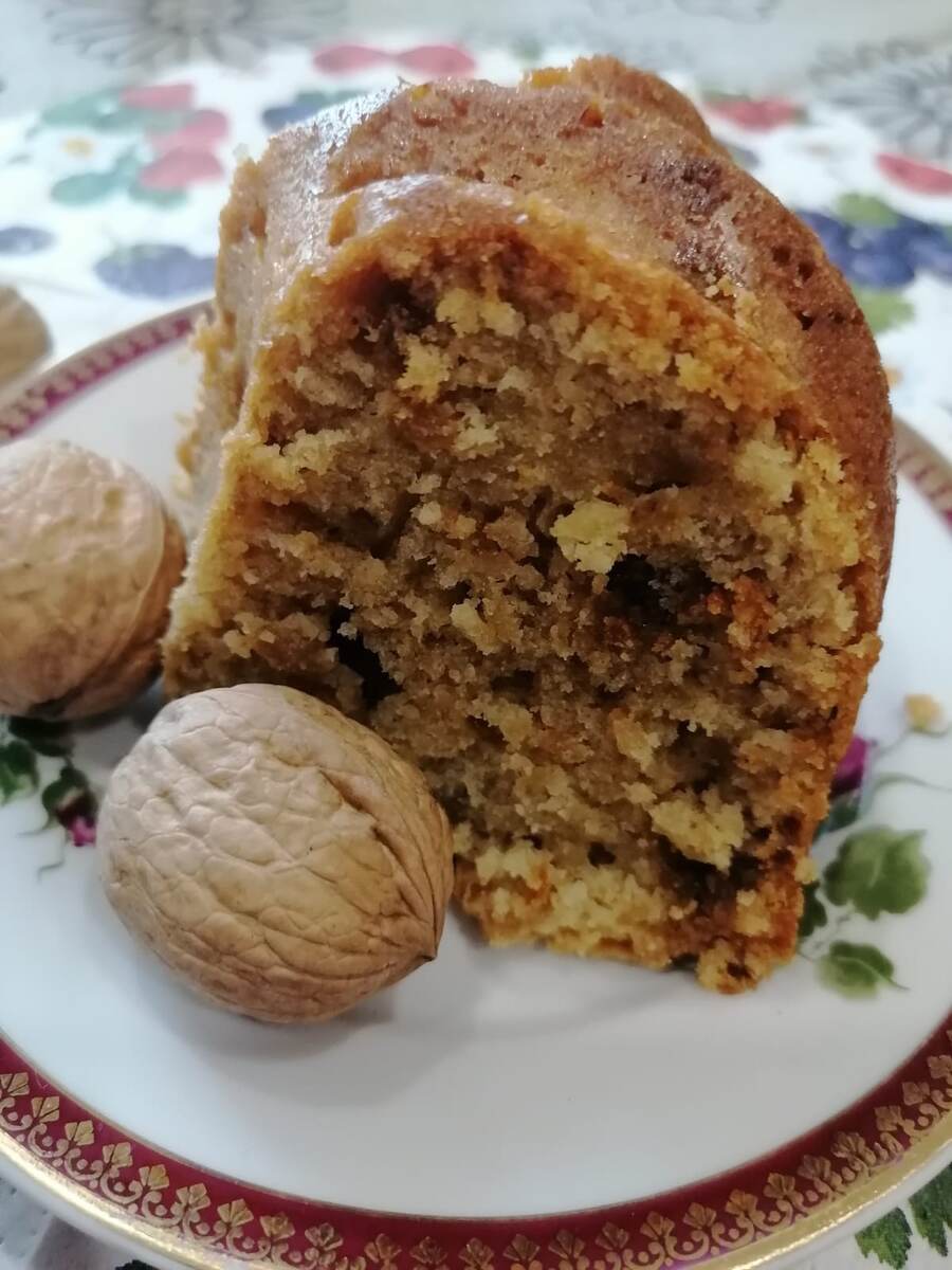 Кекс с халвой.