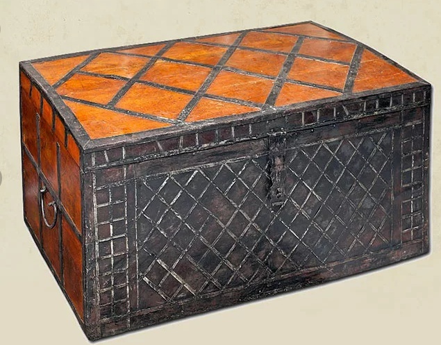 Сундук - неотьемлемая часть быта и хозяйства
