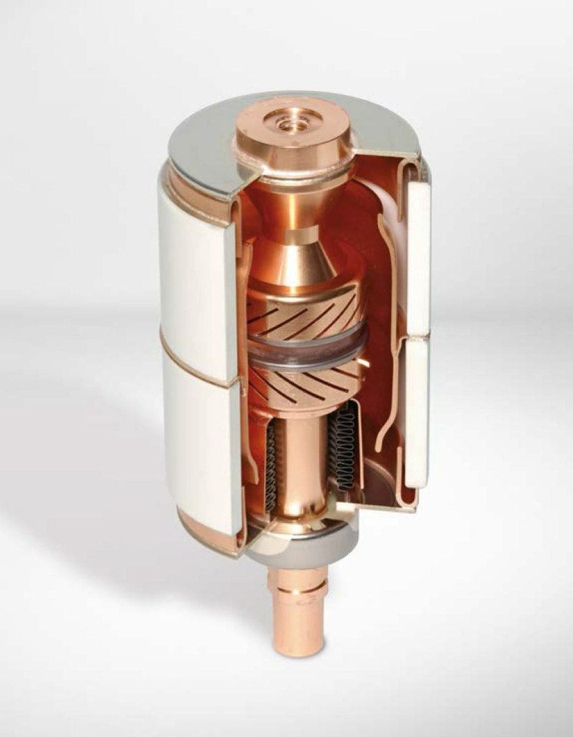 Для создания вакуумной дугогасящей камеры потребовалось проделать много работы