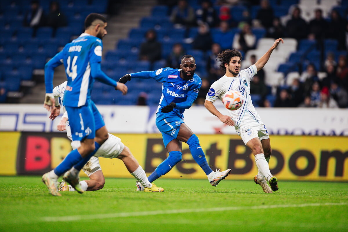 Николя Нгамалё и Валерий Царукян