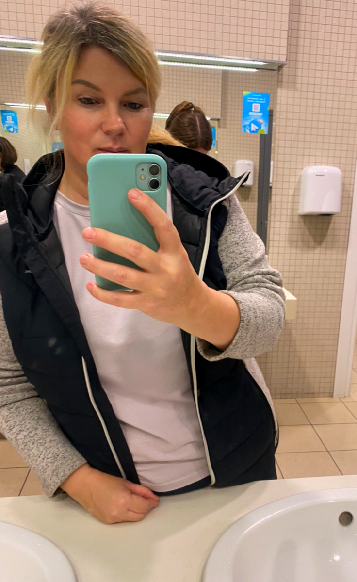 Замученная на работе, но довольная знакомству с новыми людьми 