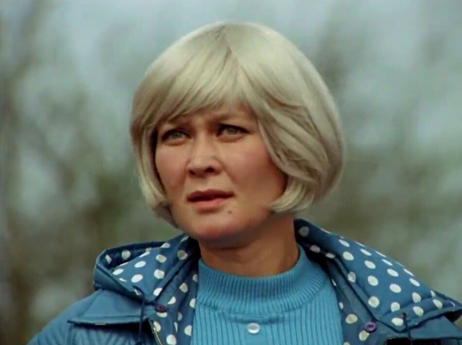 Если кто-то забыл образ Татьяны Гавриловой, то вот и она. Кадр из к/ф «Калина Красная». 1973 г. За прошедшие пять лет я как-то резко поседела. Но... «Ты в глаза мои взгляни. Не солгут тебе они».