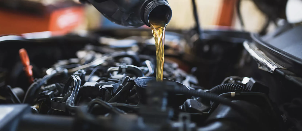 Доливка масла в мотор