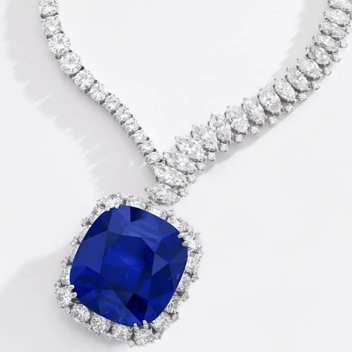 Бриллиантовое колье с сапфиром от Harry Winston, сапфир весом 111,73 карата