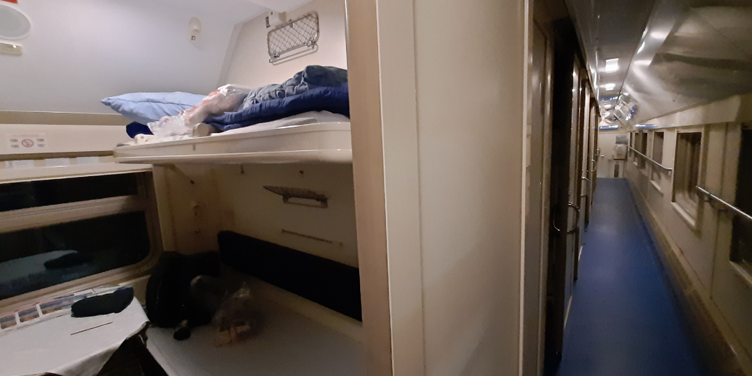 «Сделайте купе для заболевших». Пассажиры РЖД жалуются на попутчиков с вирусами