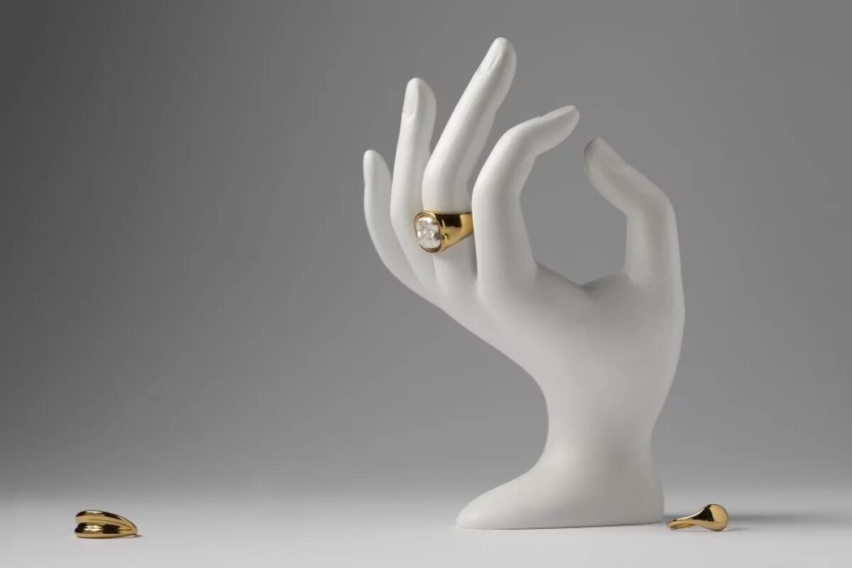    Золото и Айвазовский.