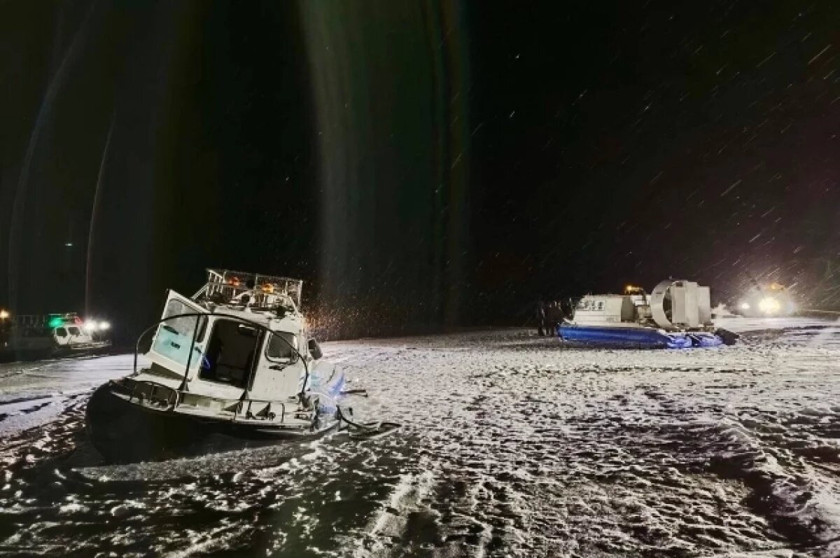    4 человека попали в больницу после столкновения двух судов на реке в Якутии