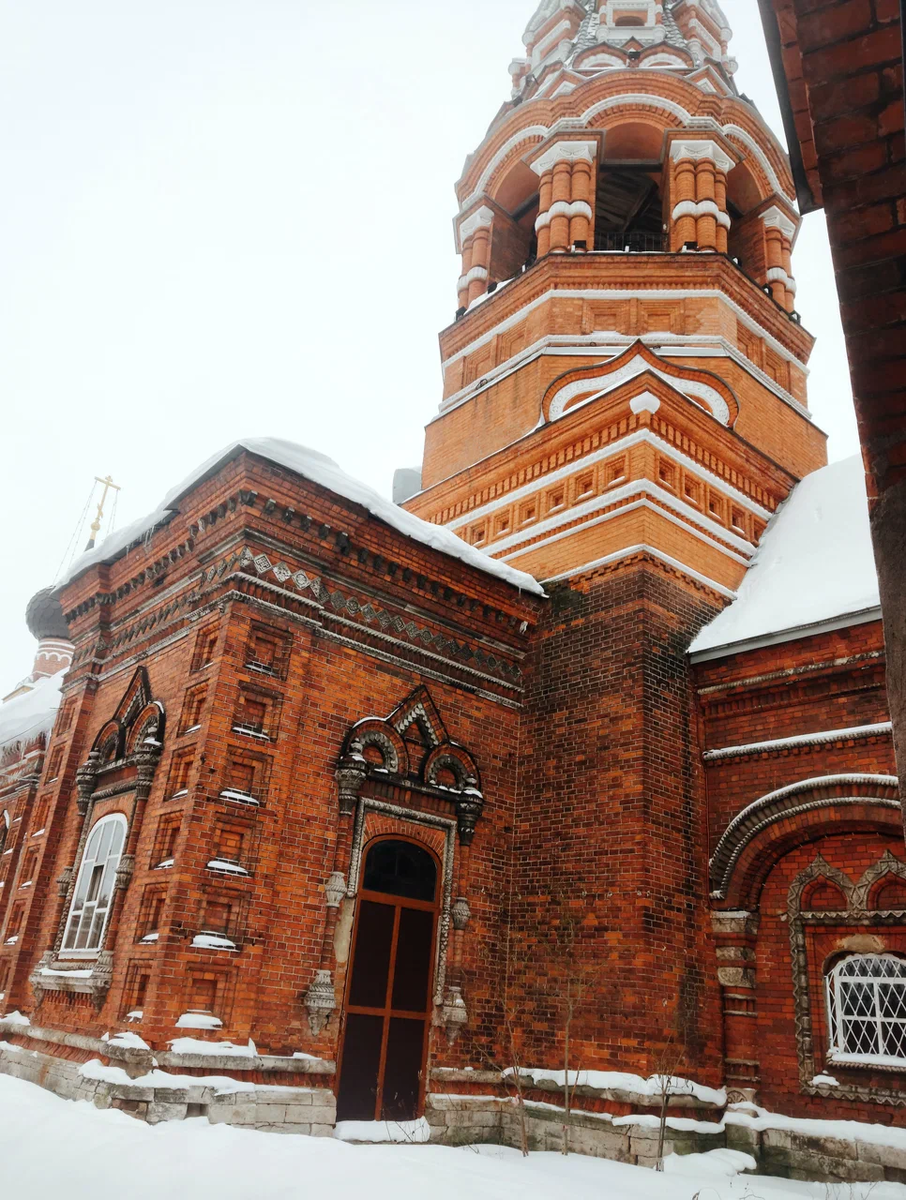 Сретенская церковь г. Ярославль, внутренний двор (Фото - Гузов Евгений, 2023 г).
