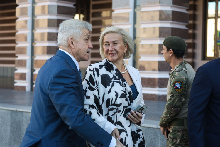    А уже этим летом Аюпова ответила на вопрос «БИЗНЕС Online» «Можно ли с уверенностью говорить, что в здании нынешнего Камаловского театра откроется театр музыкальный?» «Нет», — сказала глава ведомства.   
Фото: «БИЗНЕС Online»