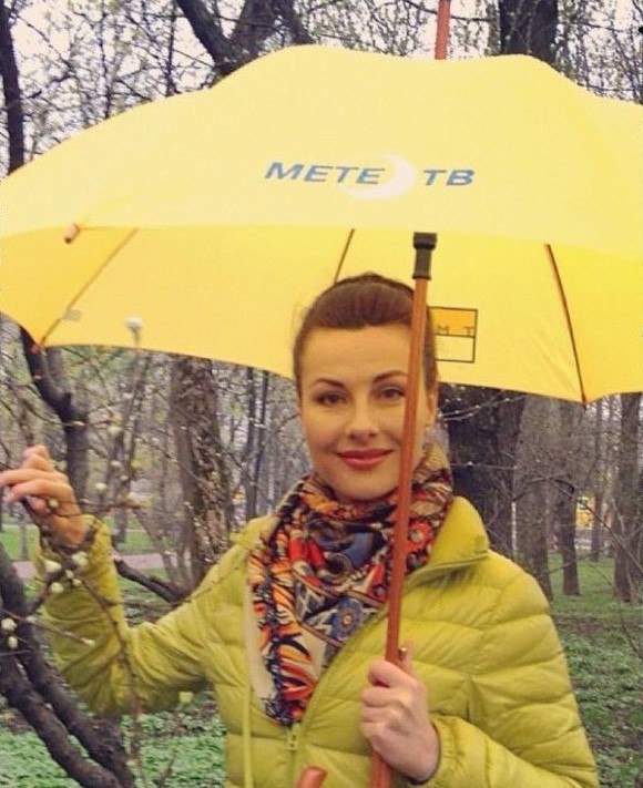 На фото: ведущая прогноза погоды на  канале  ТВЦ Наталия Зотова