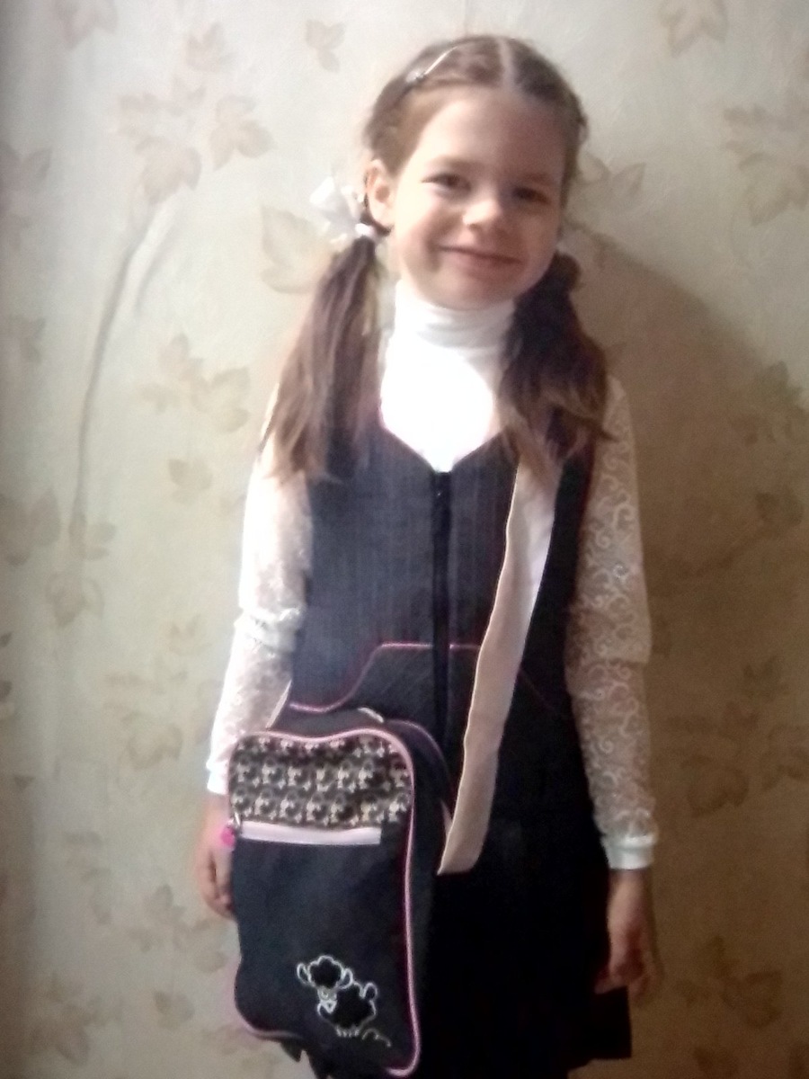 Ника-первоклашка