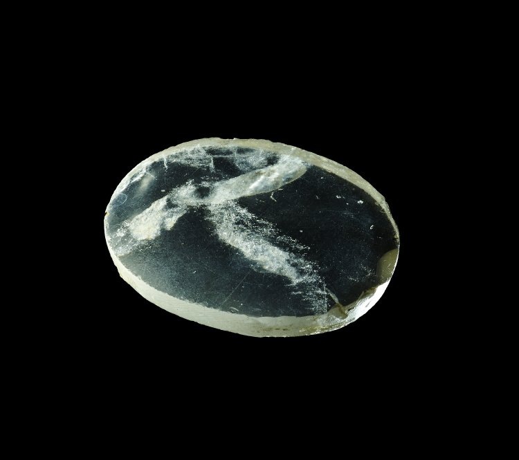 Древняя линза из города Нимруд хранится в британском музее