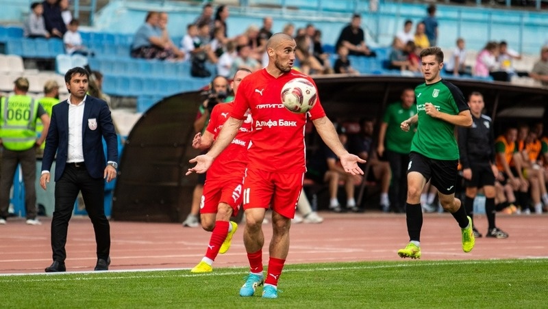    Анзор Хутов дважды отличился в первом тайме Фото: ФК «Машук-КМВ»