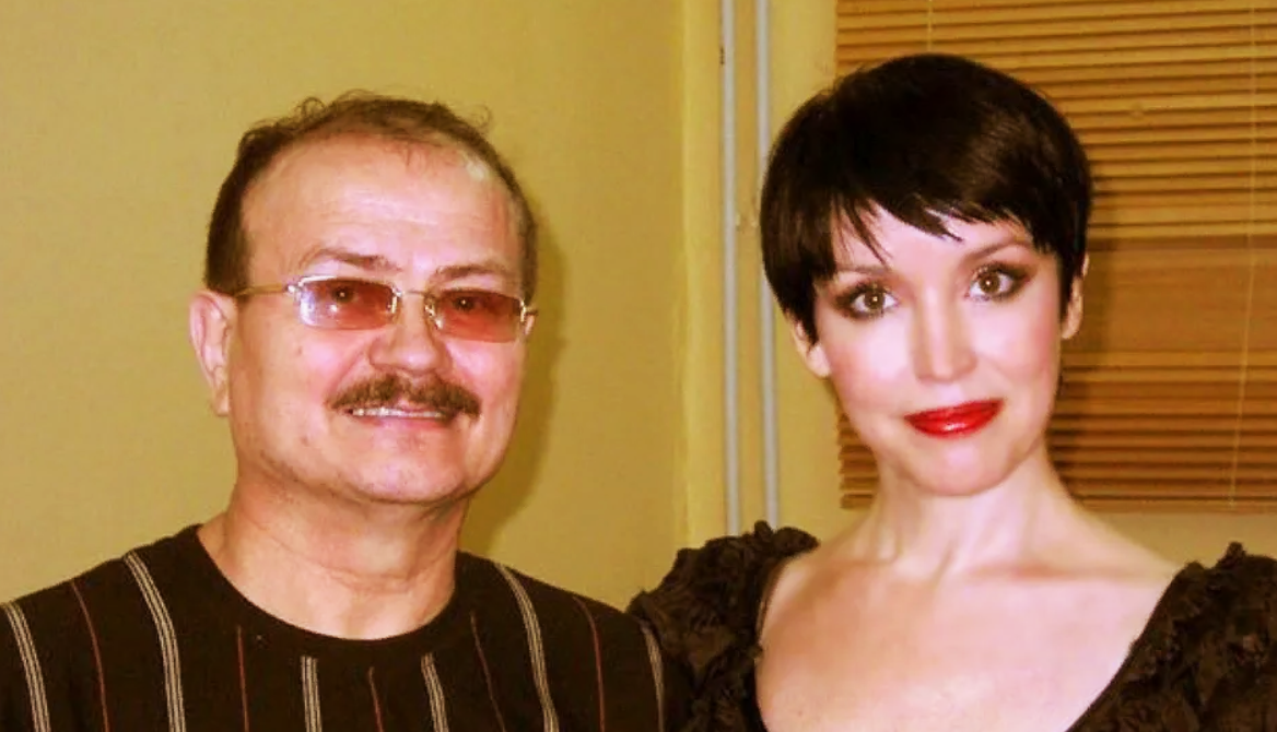 на фото Анна Самохина и Дмитрий Коноров 
