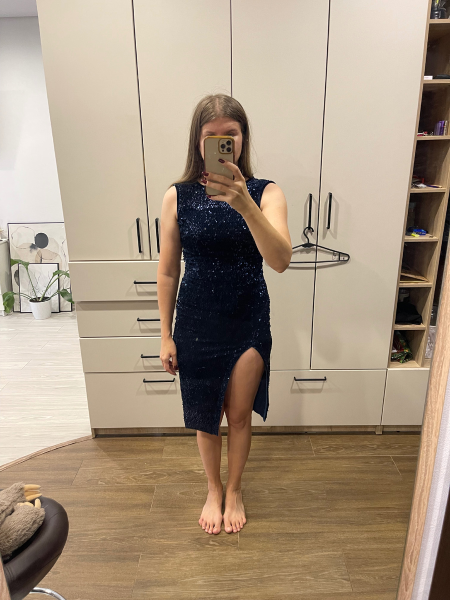 Я думала у меня разрез на ноге разойдется дальше по шву, когда натягивала платье🙈