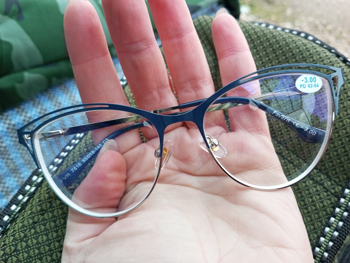 1300, но мне мальчик всегда отдает дешевле, хоть я и не прошу. 900, как соседке.