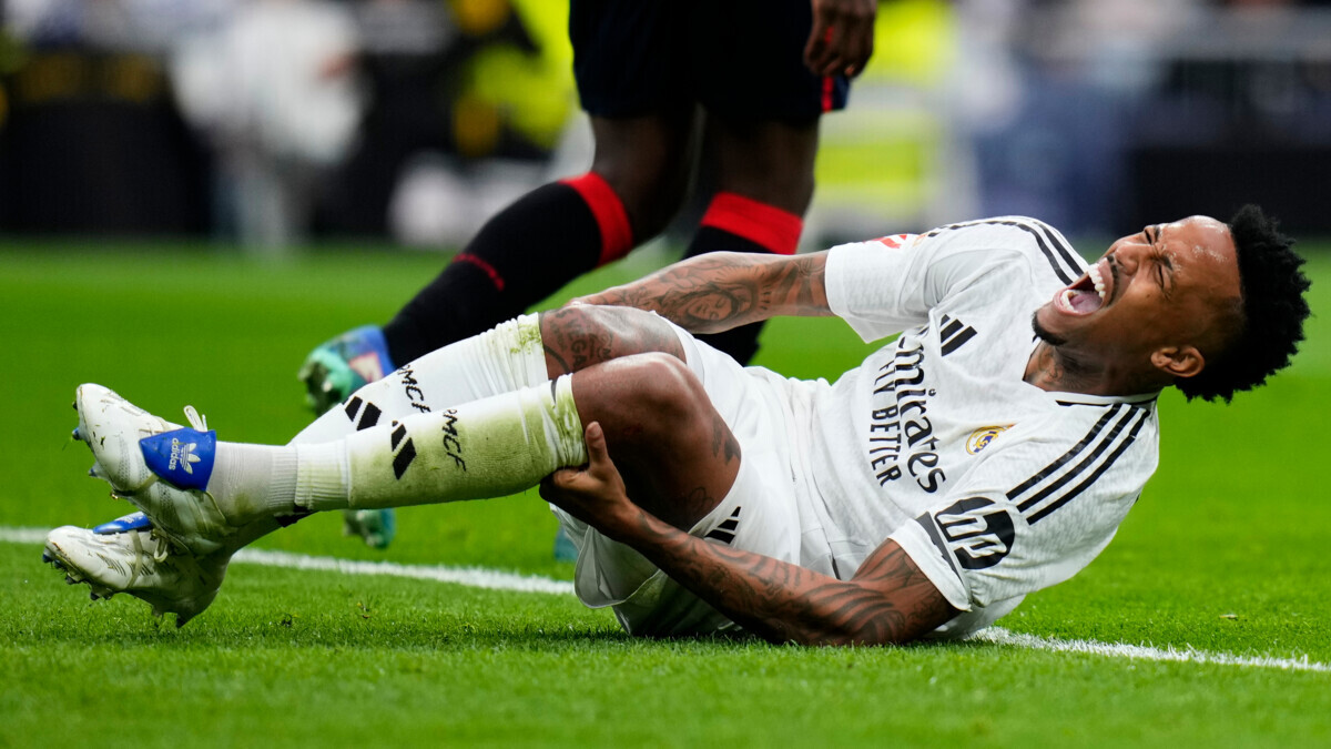 «Реал» разгромил «Осасуну» в домашнем матче 13-го тура чемпионата Испании по футболу. 