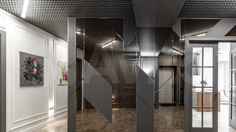     Квартира с гоночной кроватью продается в Барнауле за 27,9 млн рублей «Авито»