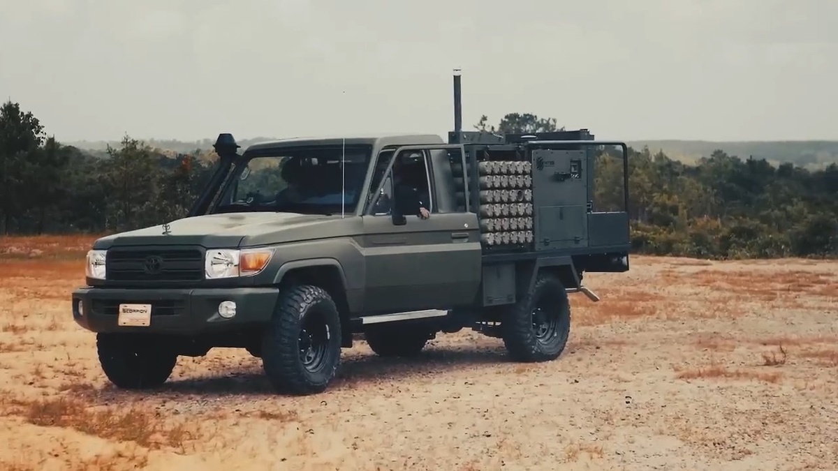 Минометная система SCORPION на шасси автомобиля Toyota Land Cruiser 79.