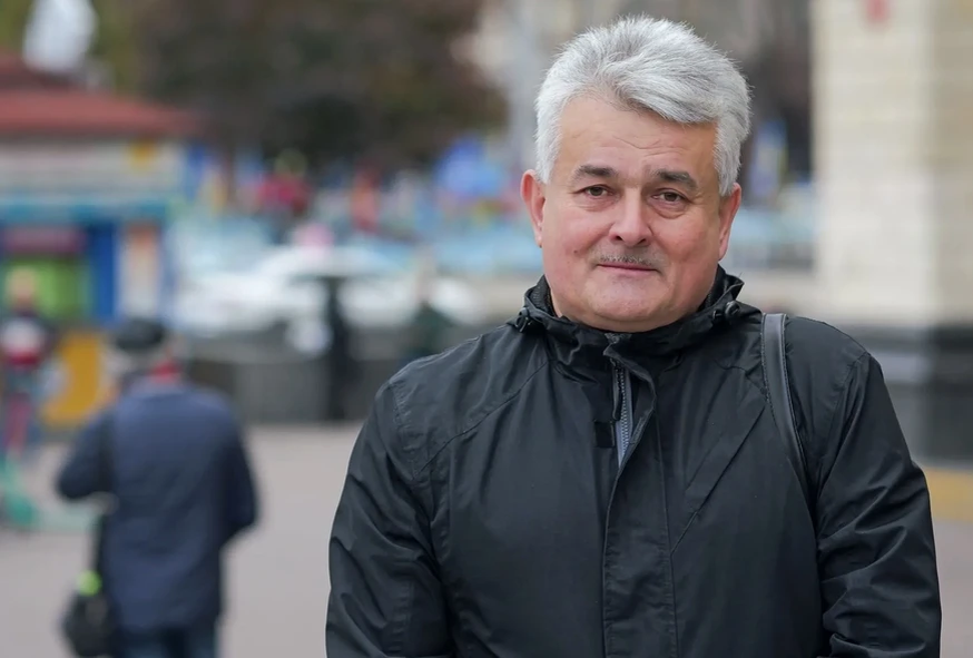 56-летний врач Василий Пазыняк