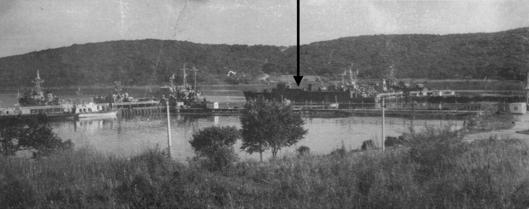 Плавмастерская ПМ-62 Тихоокеанского флота, 1975-78 гг. Корабль обозначен стрелкой. Фото предоставил @Petro_de_Ribas из ТГ. 