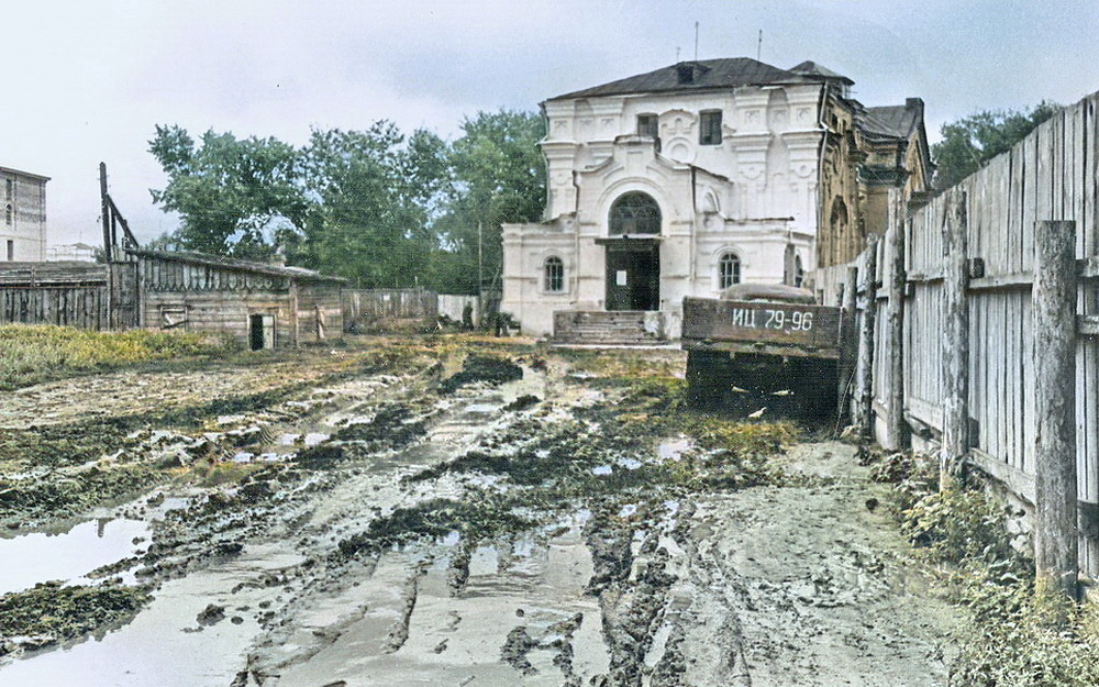 Бывшая Александро-Невская церковь, приспособленная под музей. Начало 1950-х годов