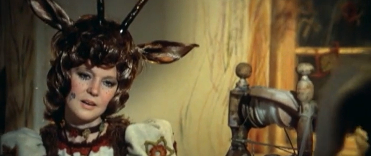 Кадр из кинофильма "Мама", 1976 г., режиссер Элизабет Бостан, сценаристы Юрий Энтин, Василика Истрате, композиторы Жерар Буржуа, Темистокле Попа (скриншот)