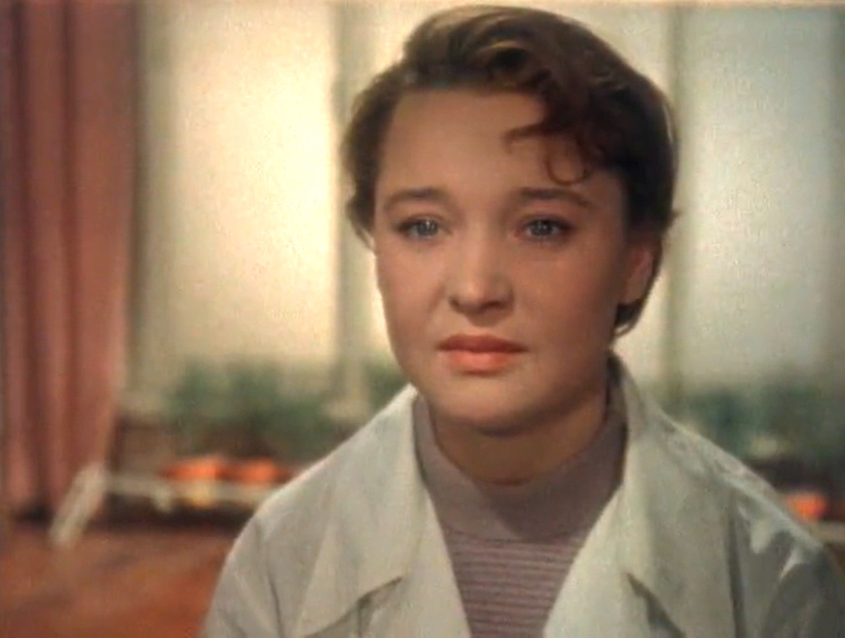 Кадр из кинофильма "Сердце бьется вновь…", 1956 г., режиссер Абрам Роом, сценарист Александр Галич, композитор Михаил Чулаки (скриншот)