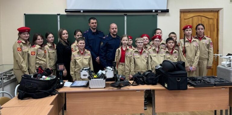    В Оренбурге следователи-криминалисты провели мастер-класс для школьников и студентов Оренбуржье